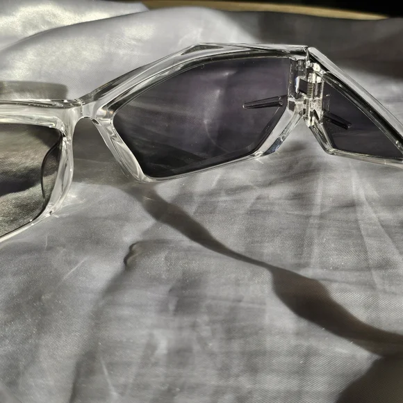 Cyber Y2K Geometric Sunglasses - Picture 5 of 7